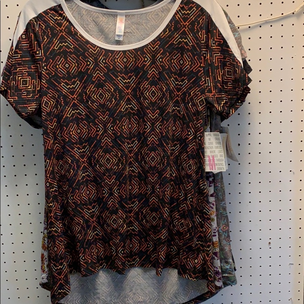 LuLaRoe classic tee